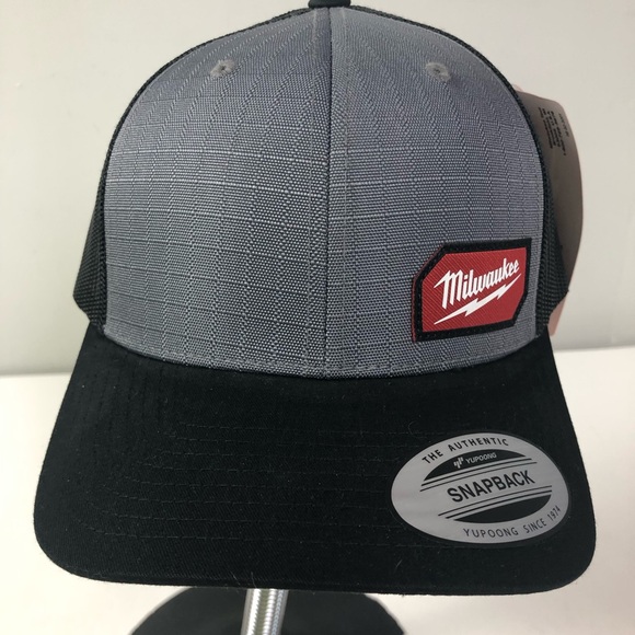Milwaukee Tools Authentic SnapBack Mesh Cap Baseball Trucker Hat Gridiron NWT - Picture 2 of 8